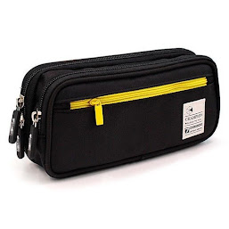 Penalhus m. 2 store rum og sidelomme